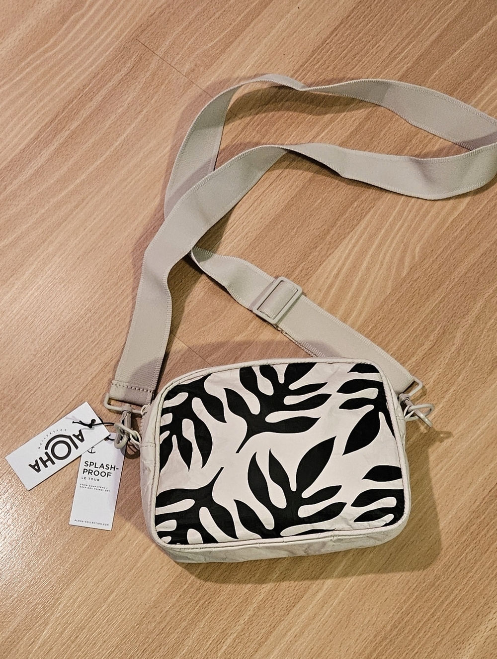 ALOHA Collection Ola Le Tour Black on Sandstone 🌴